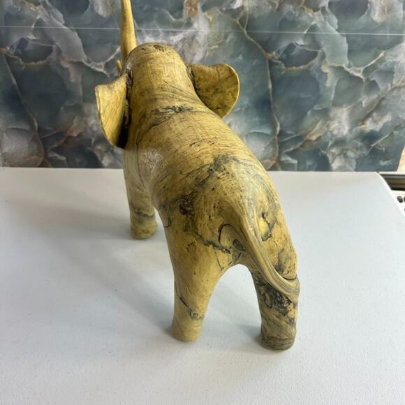 Vintage Crushed Oyster Shell Elephant Figurine 11"x 13" - Picture 3 of 15